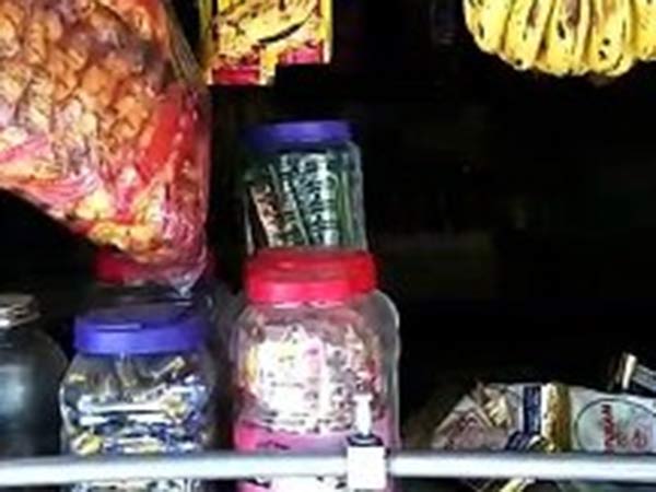 மளிகை கடை அபகரிப்பு 