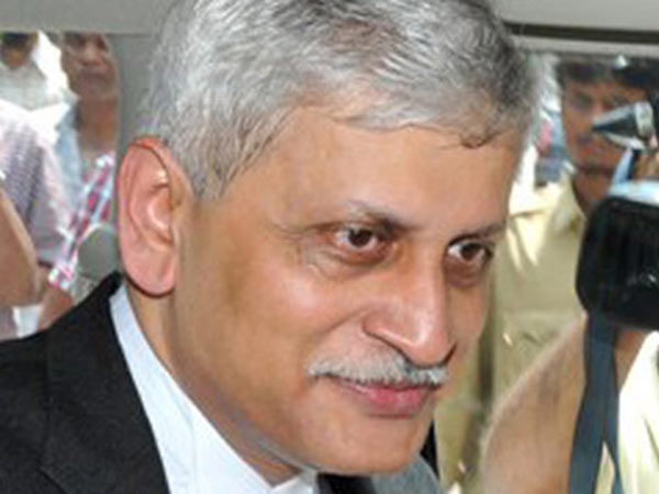 விலகினார் 