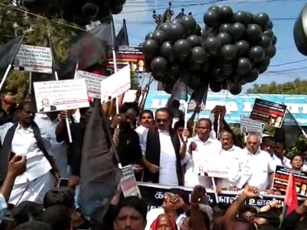 மதுரை வந்தார் மோடி 