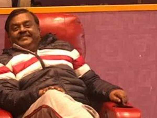 தியேட்டரில் படம் 