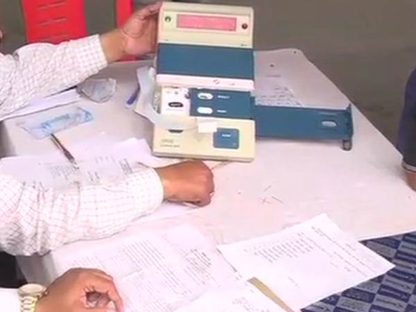 யாருக்கு எவ்வளவு வாக்குகள் 