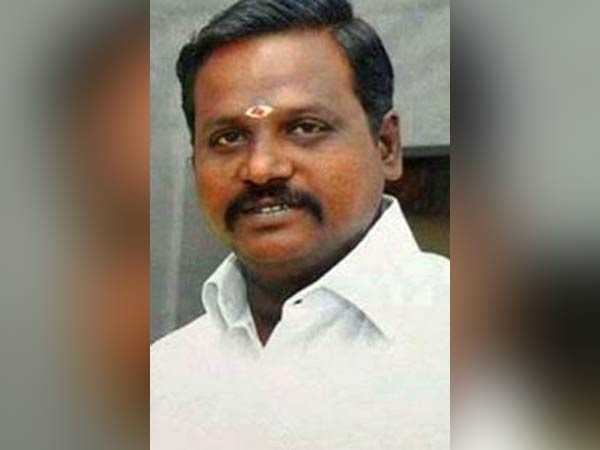 கருப்பா.. கடுப்பில் அதிமுக 