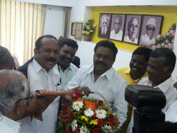 மீண்டும் போட்டி 
