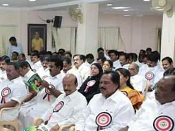 மாவட்டச் செயலாளர்கள் கூட்டம் 