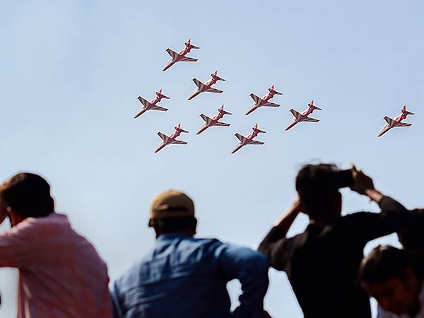 Aero India 2019: Rafale combat aircraft fly at low speed to pay tribute to Wing Commander Sahil Gandhi 