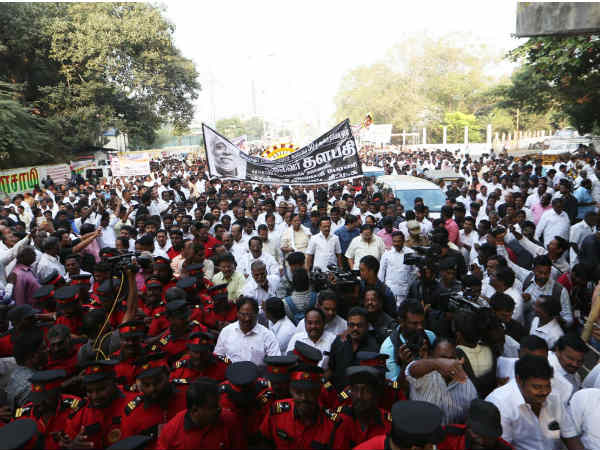 திமுக தொண்டர்கள் 
