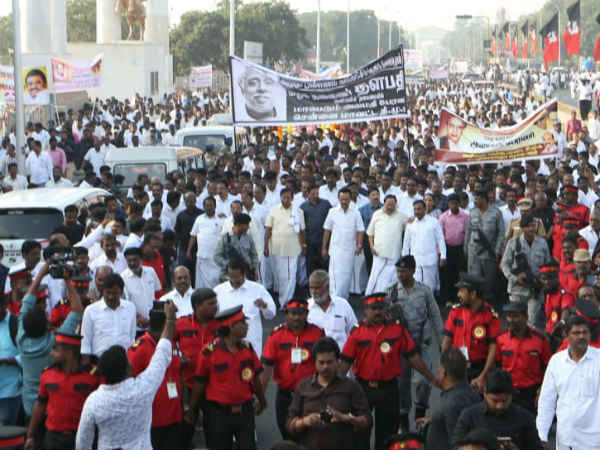 ஸ்டாலின் அஞ்சலி 