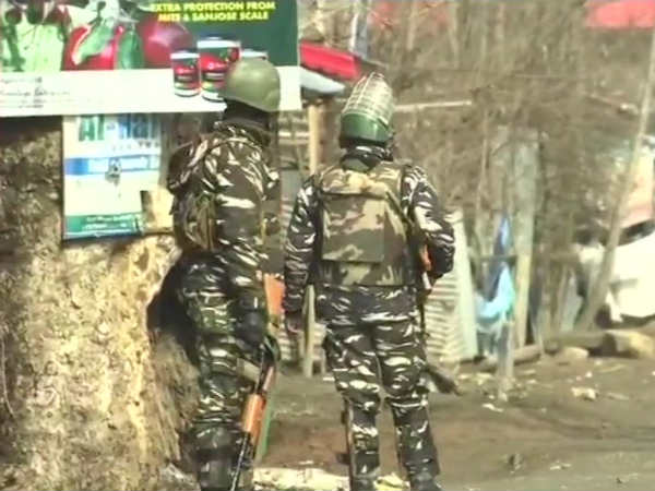 மூன்று அடுக்கு 