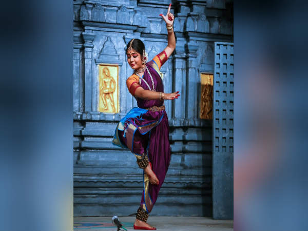 புகழ் தரும் சந்திரக்கோடுகள்