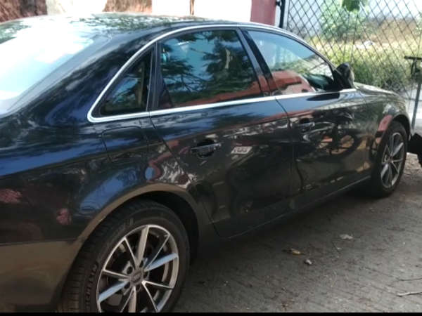 Audi car hits advocates in chennai high court and police arrested a man Audi car hits advocates in chennai high court and police arrested a man