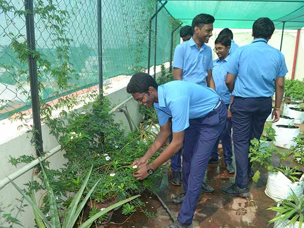  ஆர்வம் இருக்கறவங்க