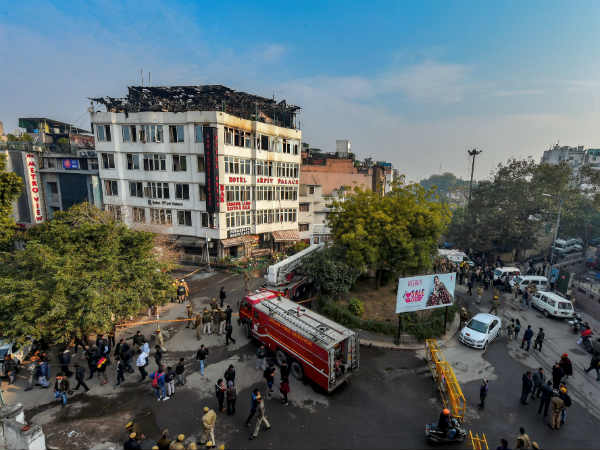 17 dead including 2 tamils in Delhi Hotel Fire accident 17 dead including 2 tamils in Delhi Hotel Fire accident