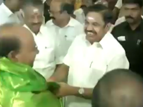 பொன்னாடை 
