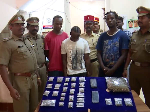 வெளிநாட்டு மாணவர்கள்