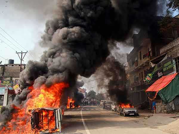 Pulwama attack: curfew imposed in parts of jammu after arson and stone pelting Pulwama attack: curfew imposed in parts of jammu after arson and stone pelting