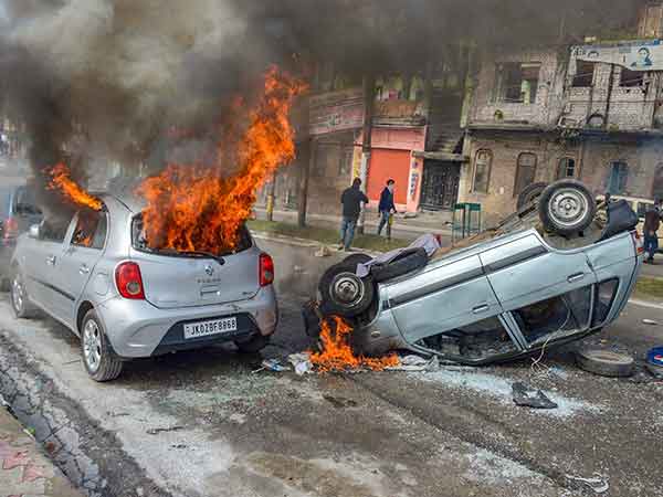 Pulwama attack: curfew imposed in parts of jammu after arson and stone pelting Pulwama attack: curfew imposed in parts of jammu after arson and stone pelting