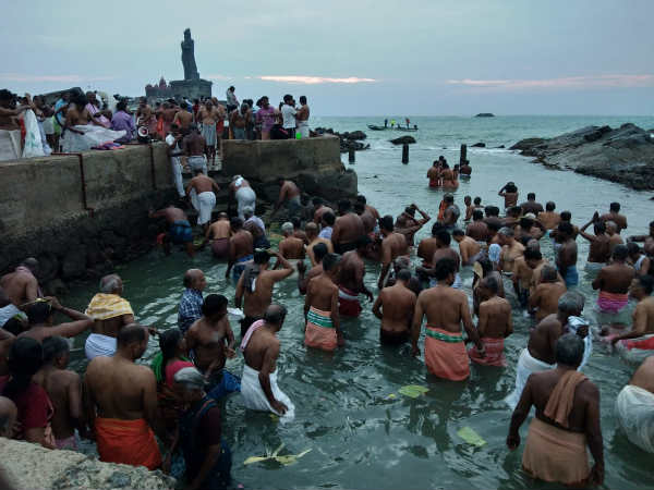 thousands take holy dip in kanyakumari sea