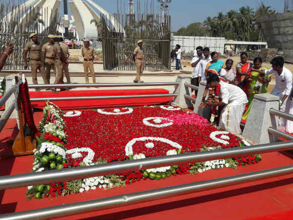 Marriage in Jayalalitha samadhi 