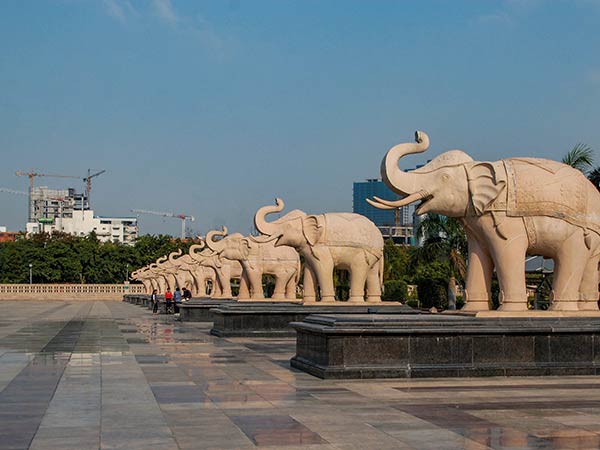 Mayawati should pay back public money spent on statues: Supreme Court 