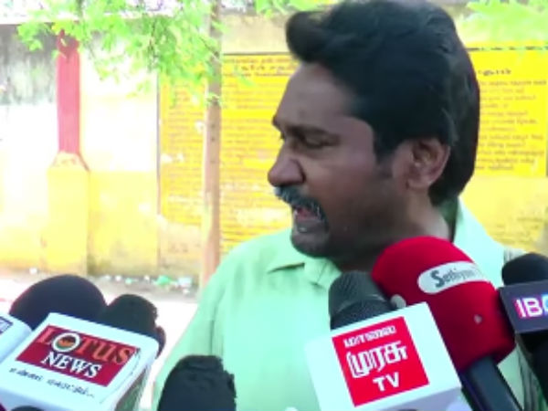 ரயில்வே போலீஸில் புகார் 