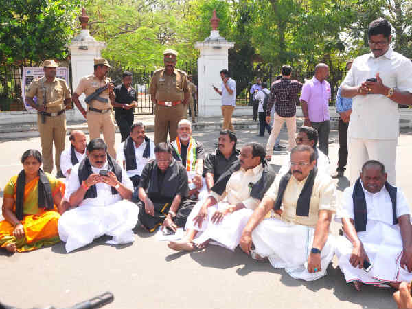 கட்டாய ஹெல்மெட் சட்டம் கட்டாய ஹெல்மெட் சட்டம்