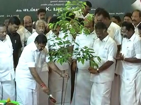 மரக்கன்றுகள் நடும் திட்டம் 