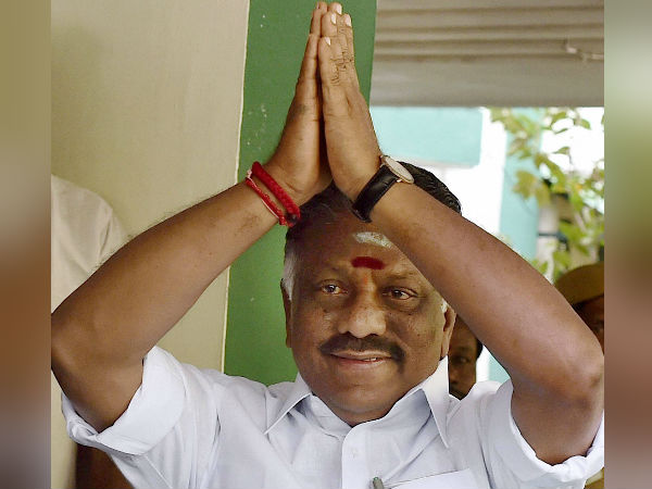 கடிதம் அளிப்பு 