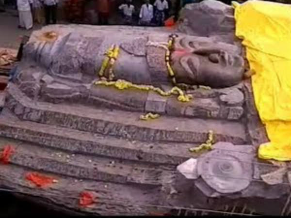 பக்தர்கள் செல்பி 