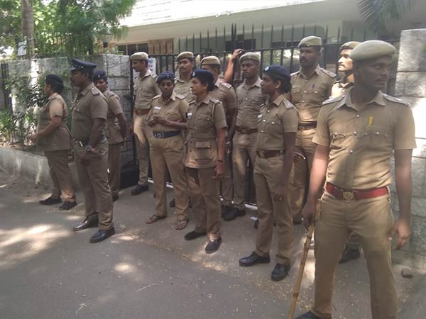 சாதி பிரச்சனை 