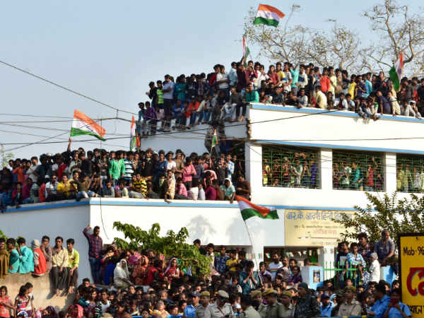 காஷ்மீர் மாணவிகள் 