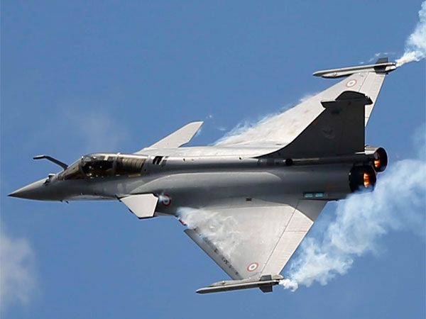 Rafale Deal: No Form of Guarantee has given to Indian Govt in the deal says CAG Rafale Deal: No Form of Guarantee has given to Indian Govt in the deal says CAG