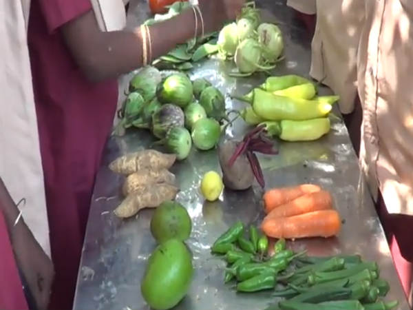 Food festival was held at Government Middle School near Srivilliputhur.