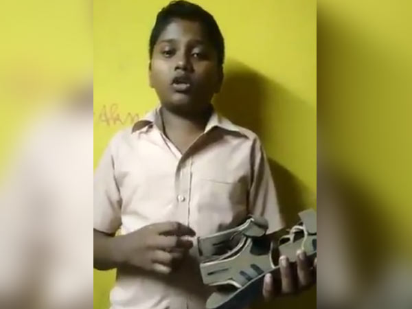 ஏதுடா புது செருப்பு? 