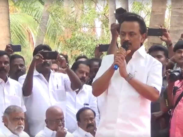 கூட்டம் கூட்டம்