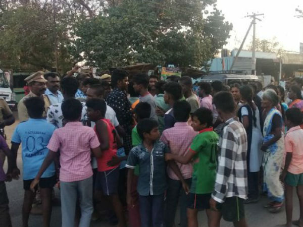 சாலை மறியல் 