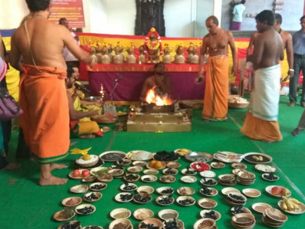 பக்தர்களுக்கு தரிசனம்