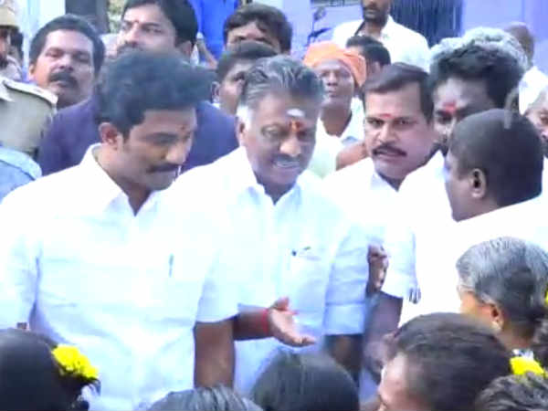 அமைதியே வளம் 