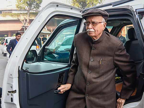 ஓரங்கட்டப்பட்டார் ஓரங்கட்டப்பட்டார்