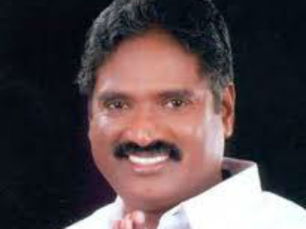 புலம்புகிறாராம் புலம்புகிறாராம்