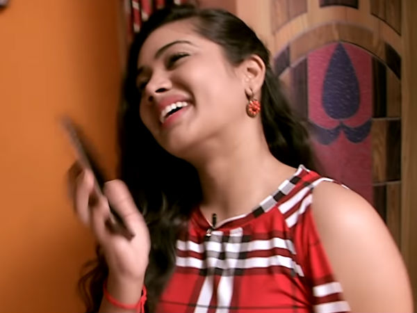 சாப்பிட்டாள் 