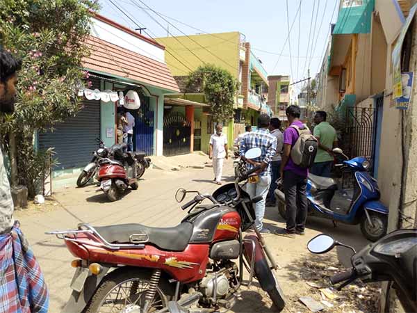 செல்போனில் பேச்சு 