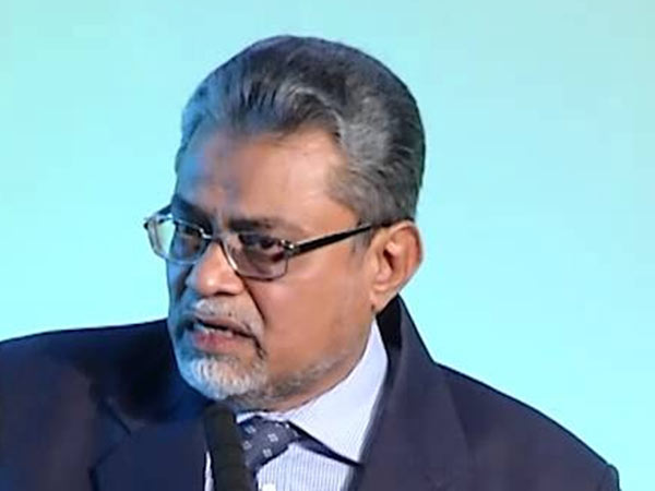 மூன்று பேரும் தமிழர்கள் 