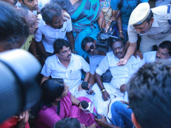 கிண்டலுடன் பதிலடி 