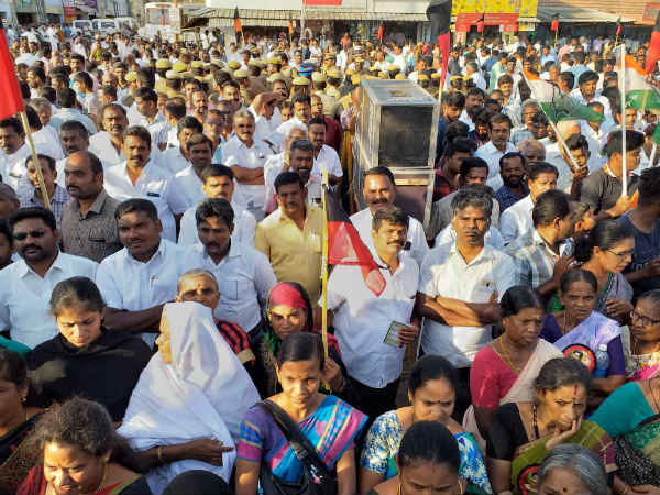 அதிமுக பிரமுகர் 