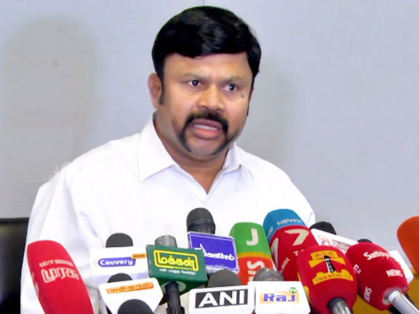 பழனிச்சாமியை சேர்க்கவில்லை 