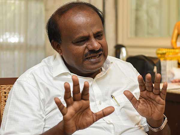 பாஜக தலைவர்கள் வீடுகள் 