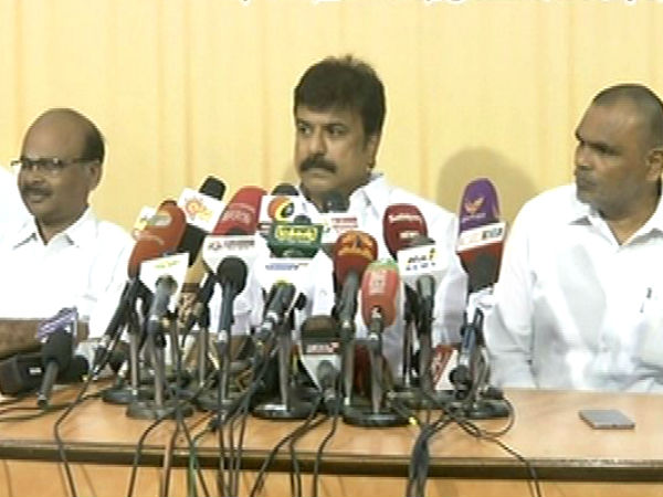 பேட்டி அளித்தார் 