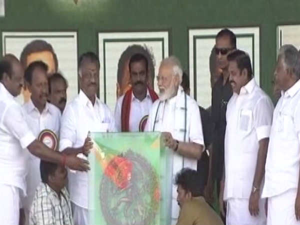 சிலைகள் 