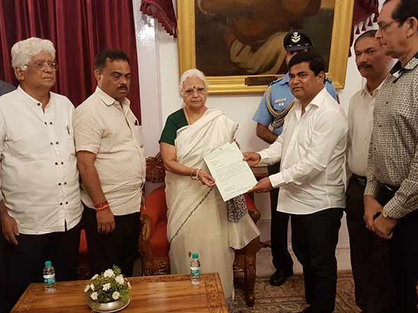 ஆளுநரிடம் காங்கிரஸ் வலியுறுத்தல் 