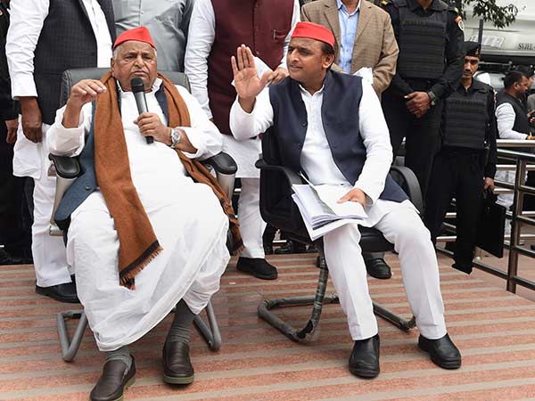 Samajwadi Partys first candidate list release; Akhilesh Yadav gave opportunity to father Samajwadi Partys first candidate list release; Akhilesh Yadav gave opportunity to father